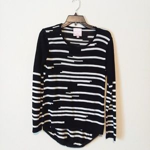 Romeo + Juliet lightweight sweater, size M